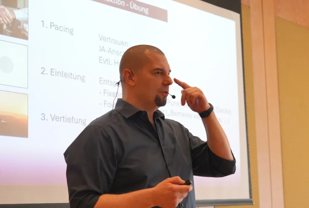 Seminar mit Hypnoseexperten René Schodl